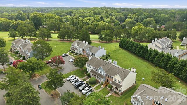 8237 Circle Tree Lane, Charlotte, NC 28277