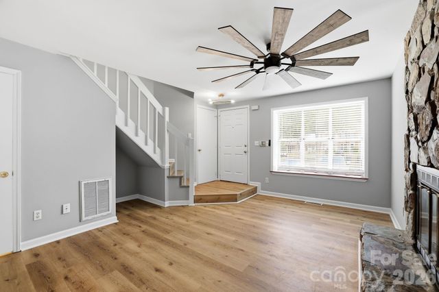 8237 Circle Tree Lane, Charlotte, NC 28277