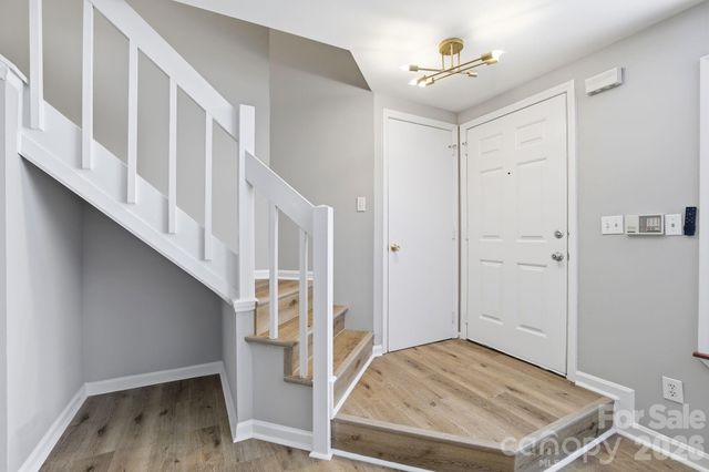 8237 Circle Tree Lane, Charlotte, NC 28277