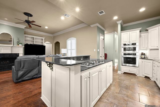 16475 Pascal Dr, Prairieville, LA 70769