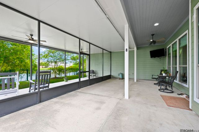 16475 Pascal Dr, Prairieville, LA 70769