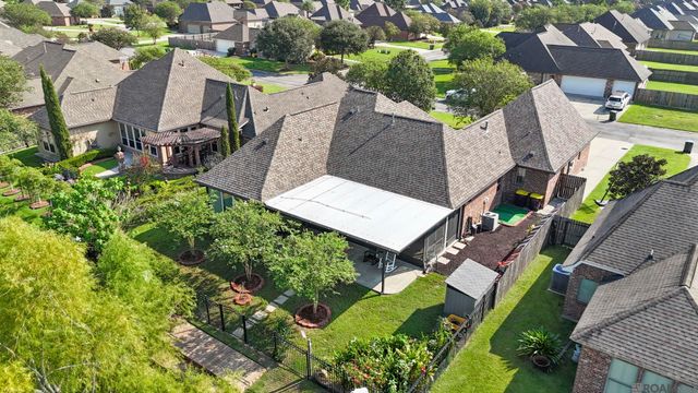 16475 Pascal Dr, Prairieville, LA 70769