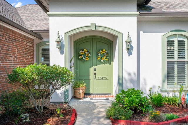 16475 Pascal Dr, Prairieville, LA 70769