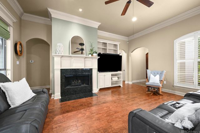 16475 Pascal Dr, Prairieville, LA 70769
