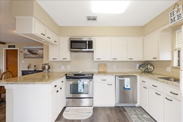 1222 Oahu Drive, Galveston, TX 77554