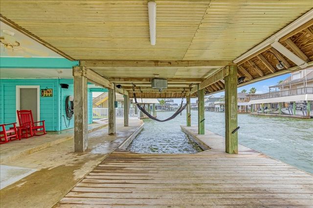 1222 Oahu Drive, Galveston, TX 77554