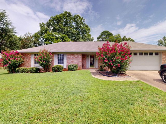 1016 Woodlawn, Hot Springs, AR 71913