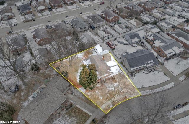 30248 Rosebriar Street, Saint Clair Shores, MI 48082