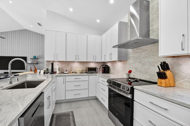 5063 Ventura Drive, Delray Beach, FL 33484
