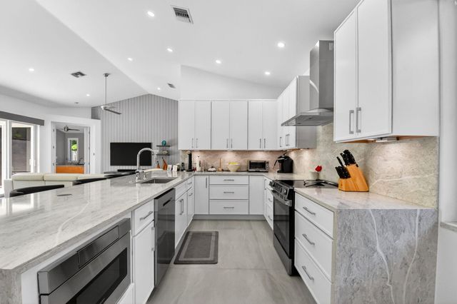 5063 Ventura Drive, Delray Beach, FL 33484