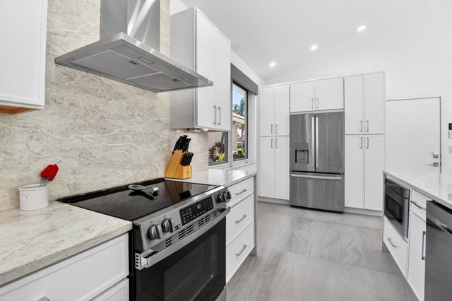 5063 Ventura Drive, Delray Beach, FL 33484