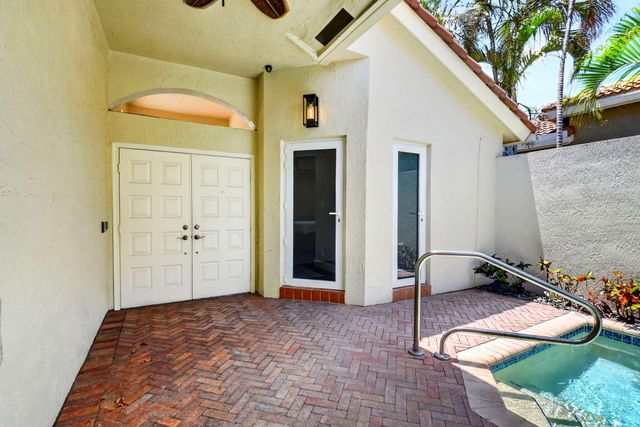 5063 Ventura Drive, Delray Beach, FL 33484
