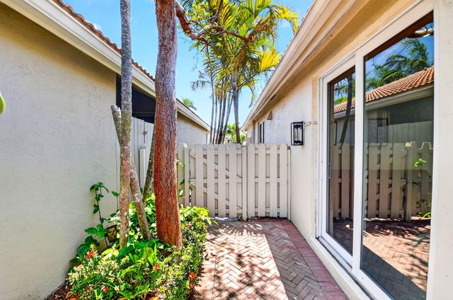 5063 Ventura Drive, Delray Beach, FL 33484