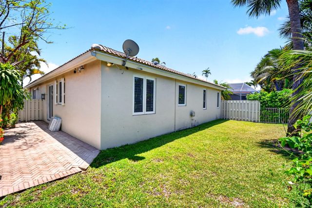 5063 Ventura Drive, Delray Beach, FL 33484
