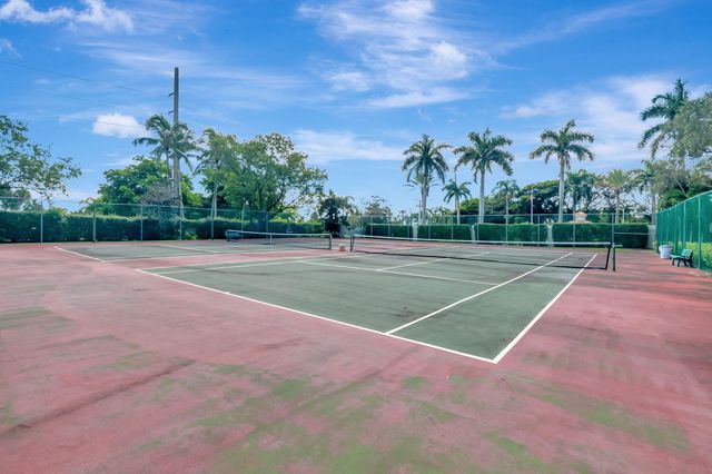 5063 Ventura Drive, Delray Beach, FL 33484