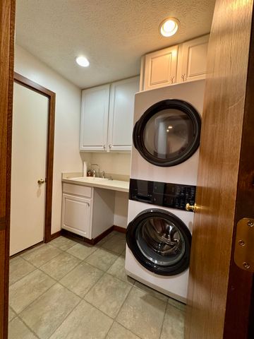 6179 Red Fox Run, Traverse City, MI 49686