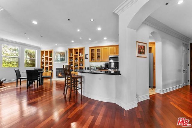 850 N Croft Avenue 302, Los Angeles, CA 90069