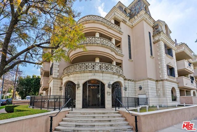 850 N Croft Avenue 302, Los Angeles, CA 90069