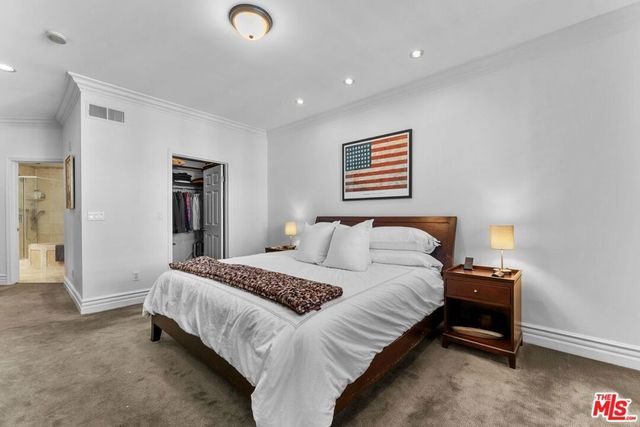 850 N Croft Avenue 302, Los Angeles, CA 90069