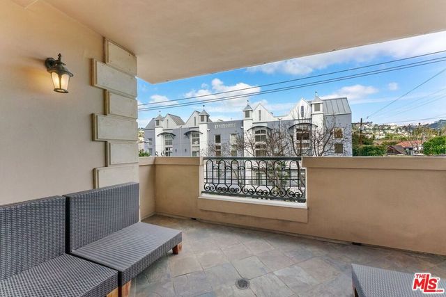 850 N Croft Avenue 302, Los Angeles, CA 90069