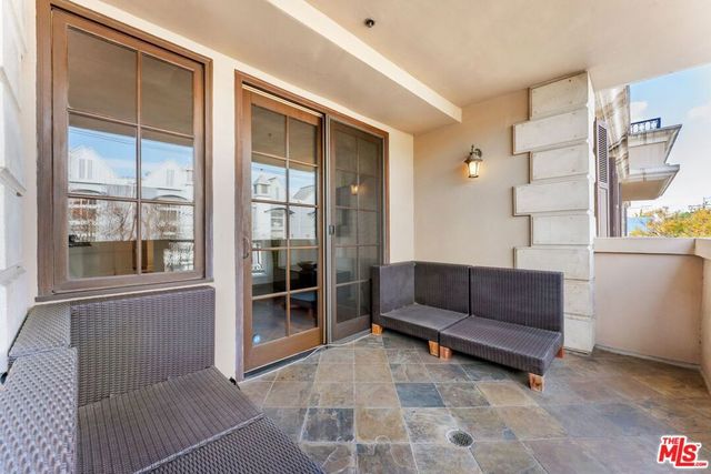 850 N Croft Avenue 302, Los Angeles, CA 90069