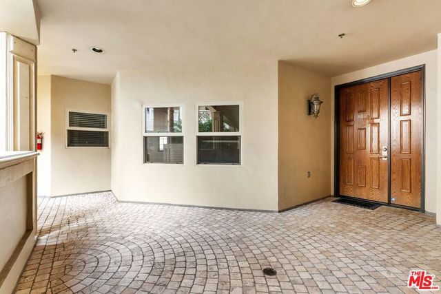 850 N Croft Avenue 302, Los Angeles, CA 90069