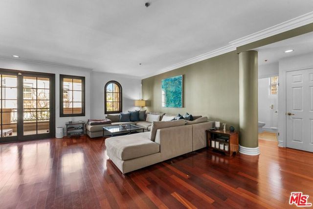 850 N Croft Avenue 302, Los Angeles, CA 90069