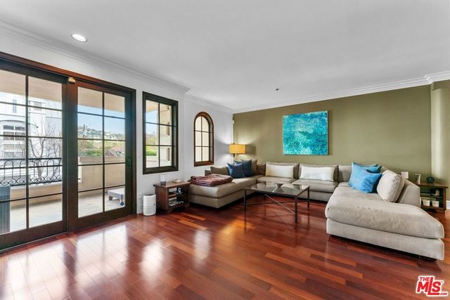 850 N Croft Avenue 302, Los Angeles, CA 90069