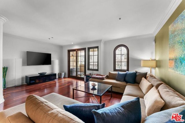 850 N Croft Avenue 302, Los Angeles, CA 90069