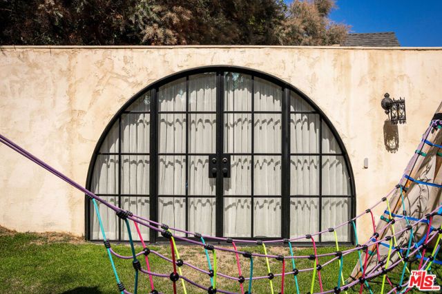 2351 Canyon Drive, Los Angeles, CA 90068