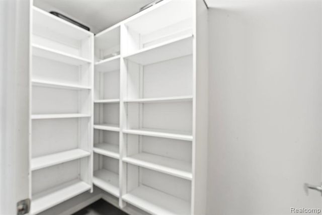 2076 S Long Lake Road, Fenton, MI 48430