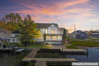 2076 S Long Lake Road, Fenton, MI 48430