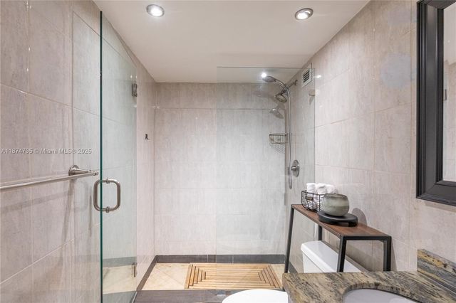 3180 S Ocean Dr 1517, Hallandale Beach, FL 33009