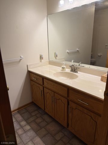 1928 Vierling Drive E, Shakopee, MN 55379