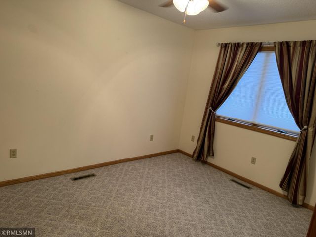 1928 Vierling Drive E, Shakopee, MN 55379