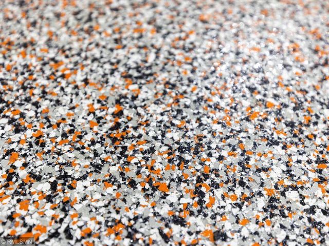 1928 Vierling Drive E, Shakopee, MN 55379