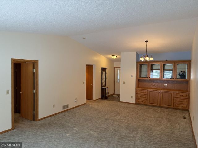 1928 Vierling Drive E, Shakopee, MN 55379