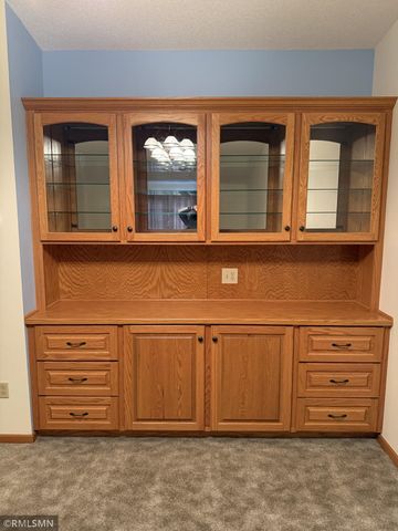 1928 Vierling Drive E, Shakopee, MN 55379