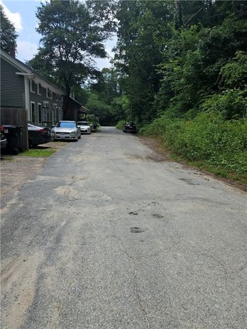 1 Side Hill Street, Hopkinton, RI 02832