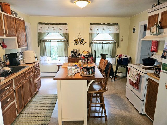 1 Side Hill Street, Hopkinton, RI 02832