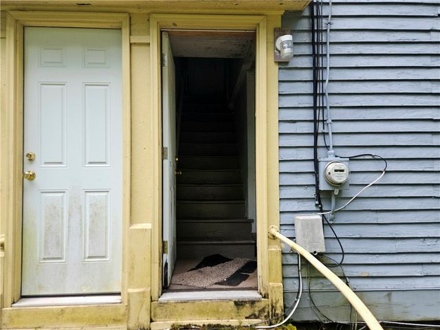 1 Side Hill Street, Hopkinton, RI 02832