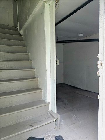 1 Side Hill Street, Hopkinton, RI 02832