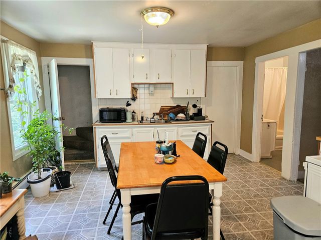 1 Side Hill Street, Hopkinton, RI 02832