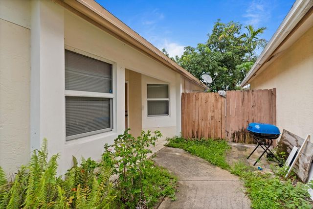 312 BISHOP Road, North Lauderdale, FL 33068