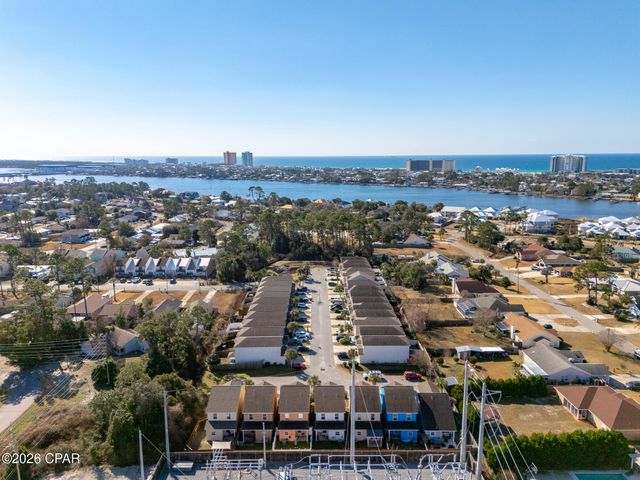 2418 Causeway Manor Court, Panama City, FL 32408