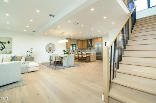 3651 Roselawn Avenue, Glendale, CA 91208
