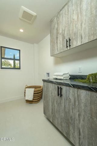 3651 Roselawn Avenue, Glendale, CA 91208