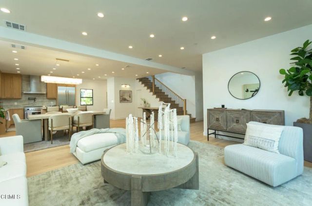 3651 Roselawn Avenue, Glendale, CA 91208