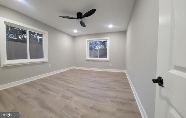 602 PAXON HOLLOW RD, Broomall, PA 19008