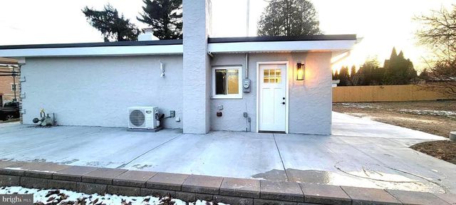 602 PAXON HOLLOW RD, Broomall, PA 19008